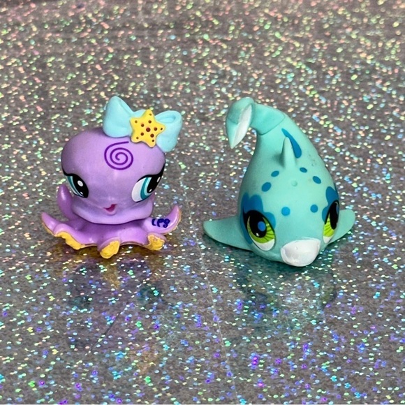 Littlest Pet Shop LPS Octopus #1309 Dolphin #2687 Hasbro - Picture 1 of 8